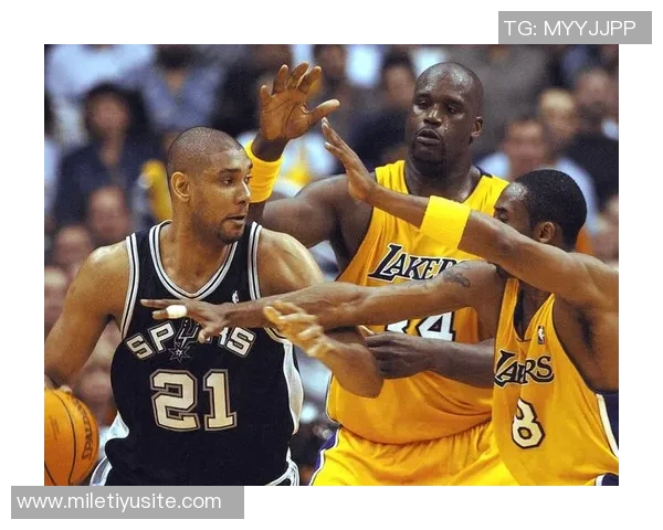 比尔西蒙斯称邓肯历史地位超科比是最被低估的篮球巨星